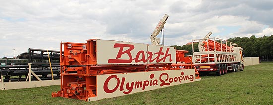 Angekommen: Barths Olympia-Looping beim Wiesn-Aufbau am 14.08.2019 (©Foto: Marikka-Laila Maisel)